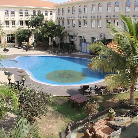 Hotel Victoria Garden Camama Bagian luar foto