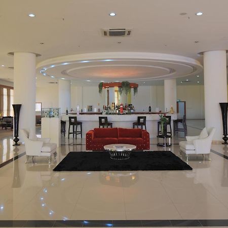 Hotel Victoria Garden Camama Bagian luar foto