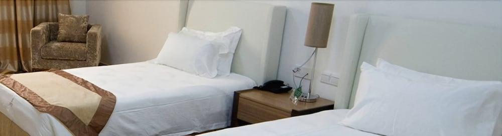 Hotel Victoria Garden Camama Bagian luar foto