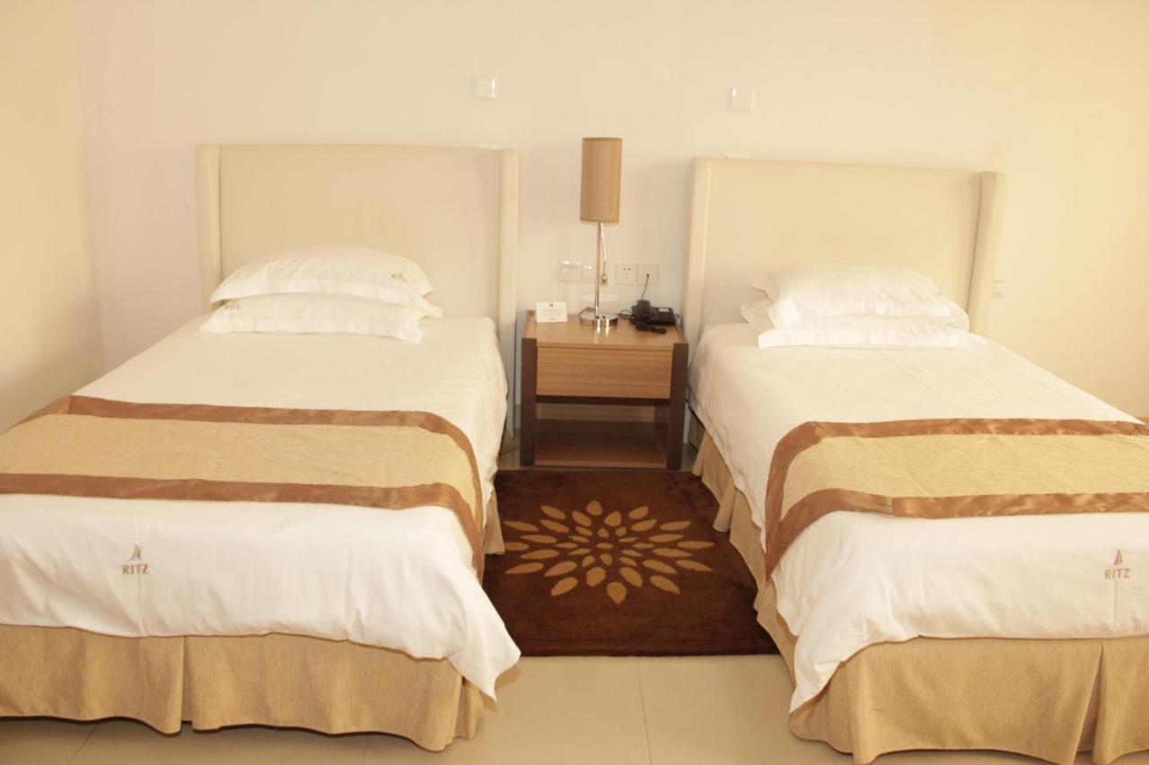 Hotel Victoria Garden Camama Ruang foto