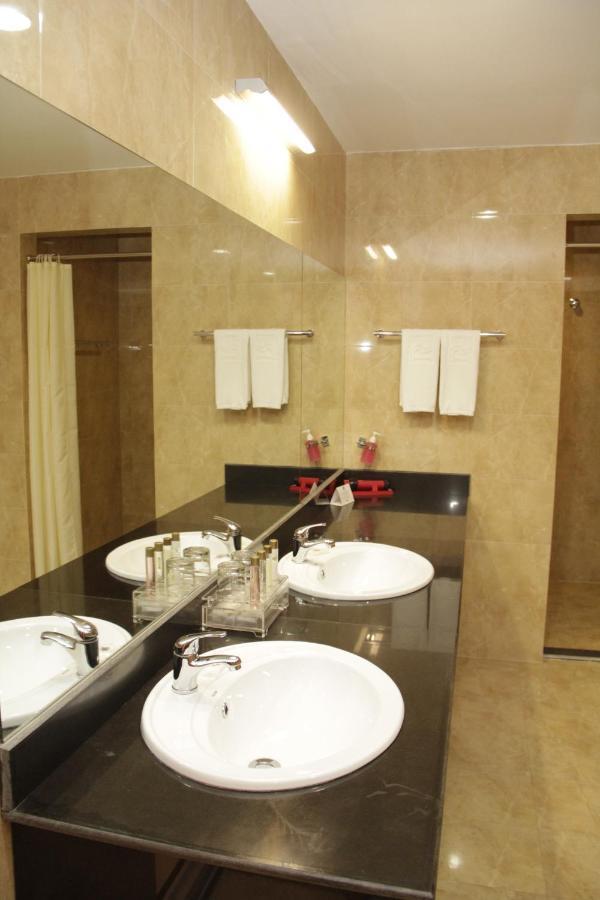 Hotel Victoria Garden Camama Ruang foto