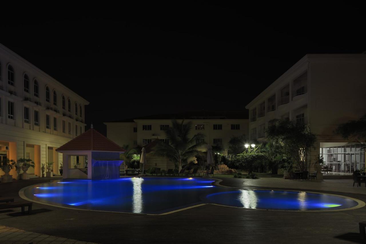 Hotel Victoria Garden Camama Bagian luar foto