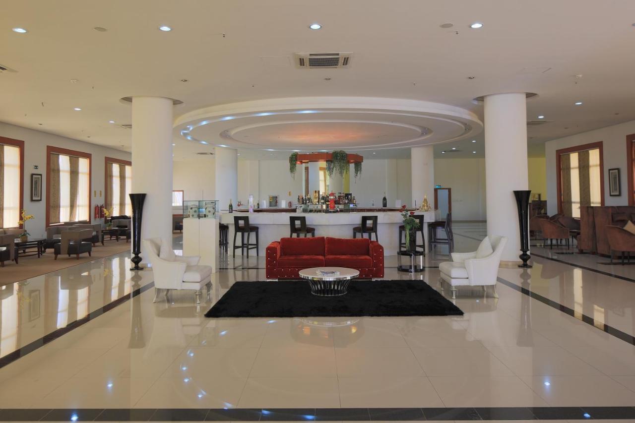 Hotel Victoria Garden Camama Bagian luar foto