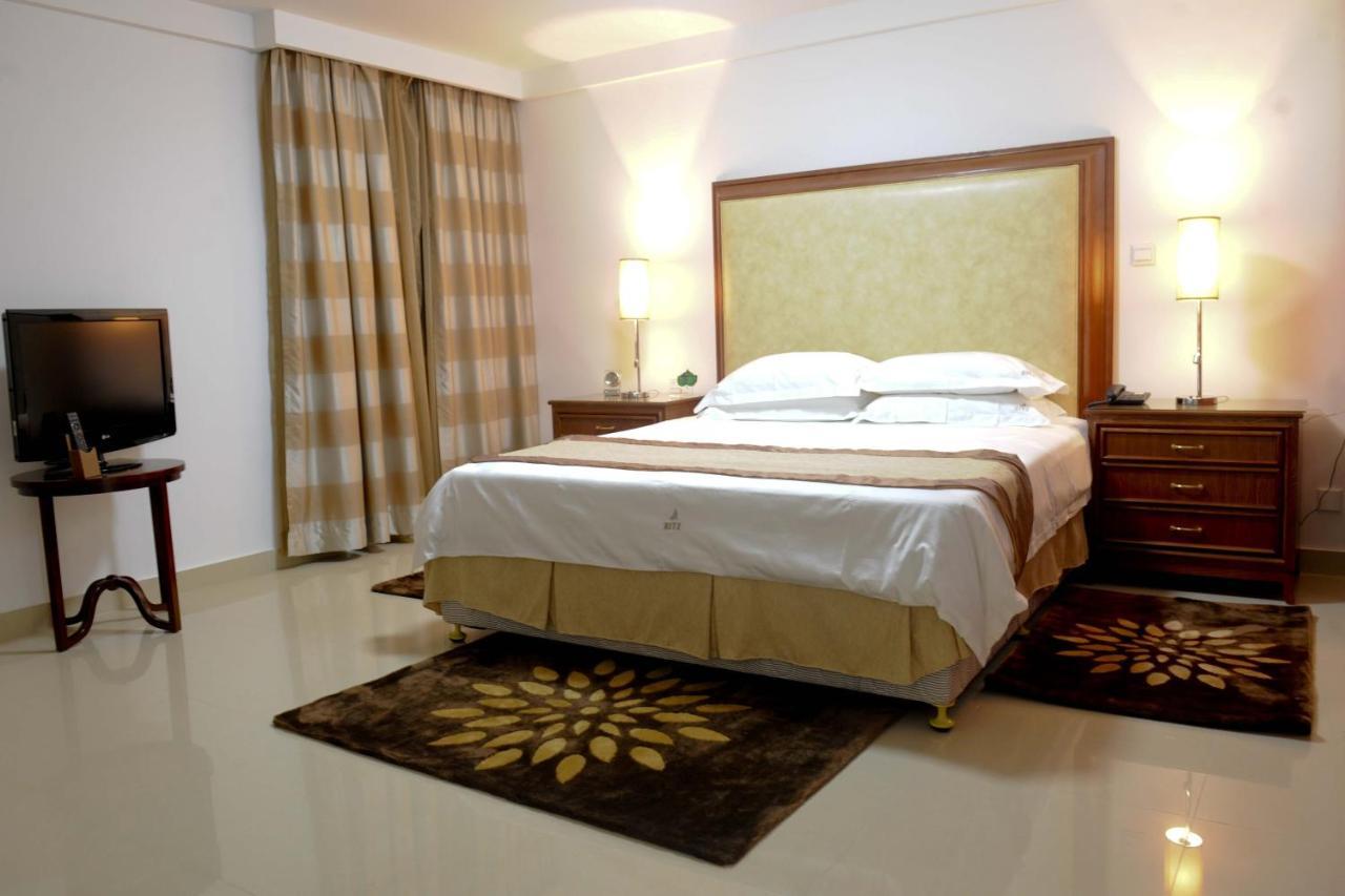 Hotel Victoria Garden Camama Bagian luar foto