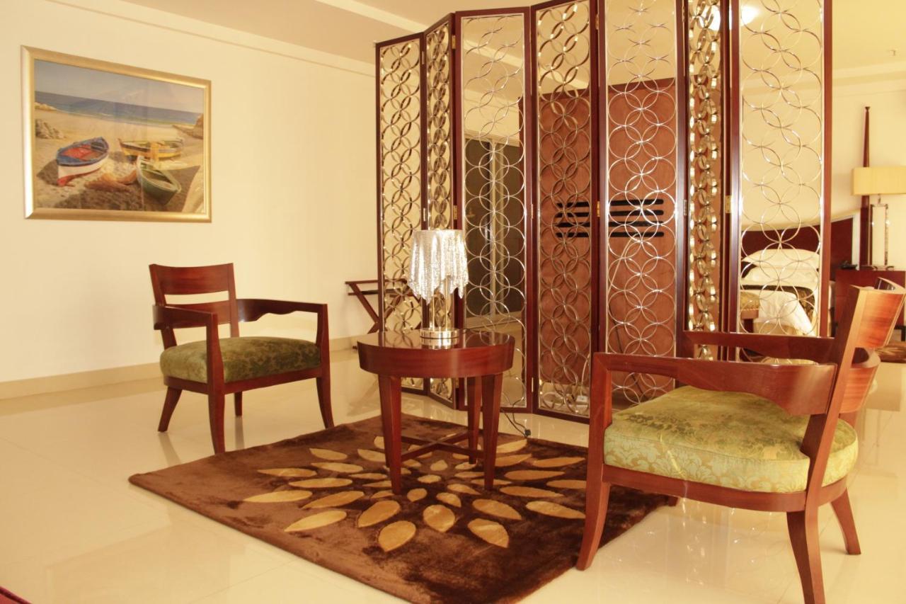 Hotel Victoria Garden Camama Bagian luar foto