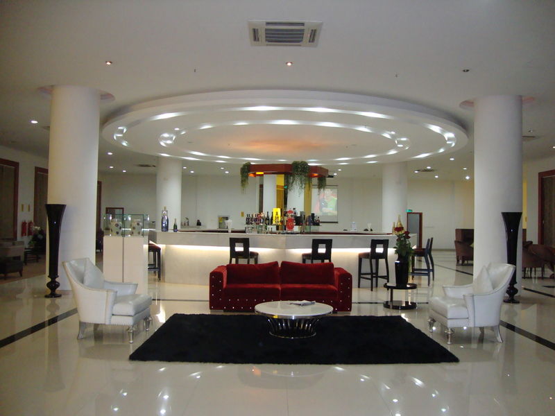 Hotel Victoria Garden Camama Bagian luar foto