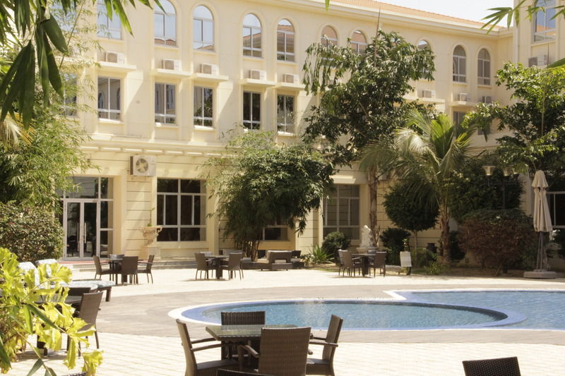 Hotel Victoria Garden Camama Bagian luar foto