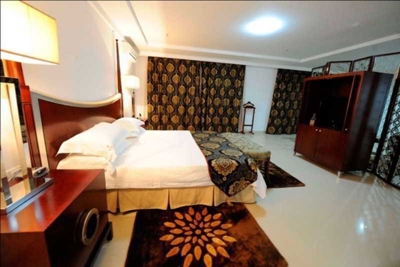 Hotel Victoria Garden Camama Bagian luar foto