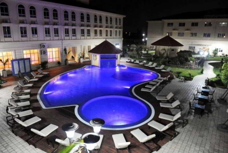 Hotel Victoria Garden Camama Bagian luar foto