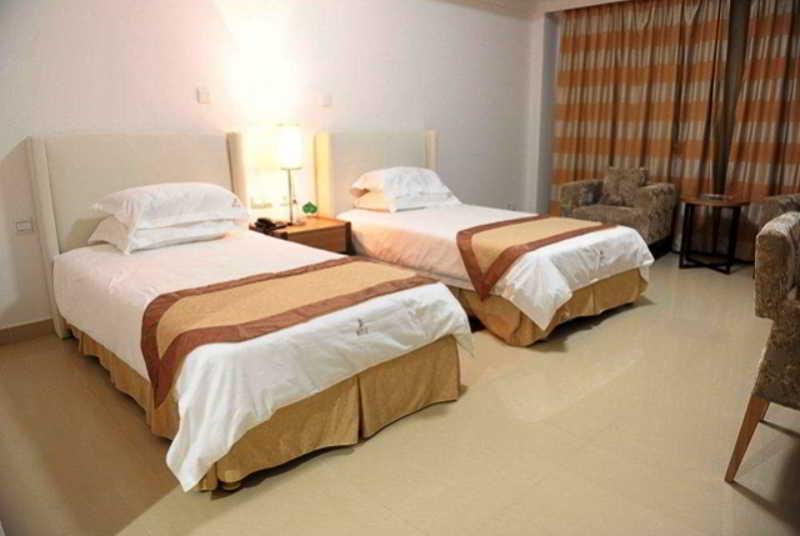 Hotel Victoria Garden Camama Bagian luar foto