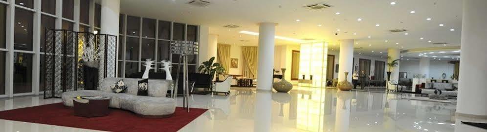 Hotel Victoria Garden Camama Bagian luar foto