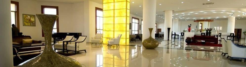 Hotel Victoria Garden Camama Bagian luar foto